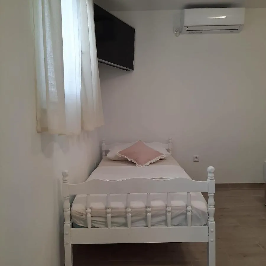 Studio Apartman Mare